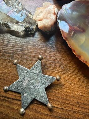 Decorative Silver Star Accent with Floral Engraving - Silver